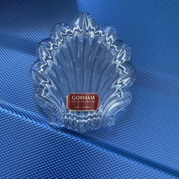 Full-Lead Crystal Chantilly Shell Box with lid 4" - Picture 4 of 9